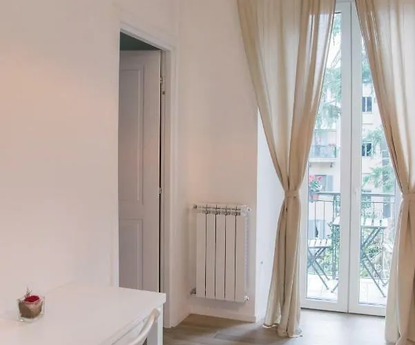Vatican Garden Bed & Breakfast 4*